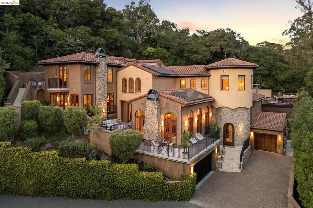 6 bedroom house for sale at 3 Maxwelton Rd Piedmont 94618 - $3,980,000