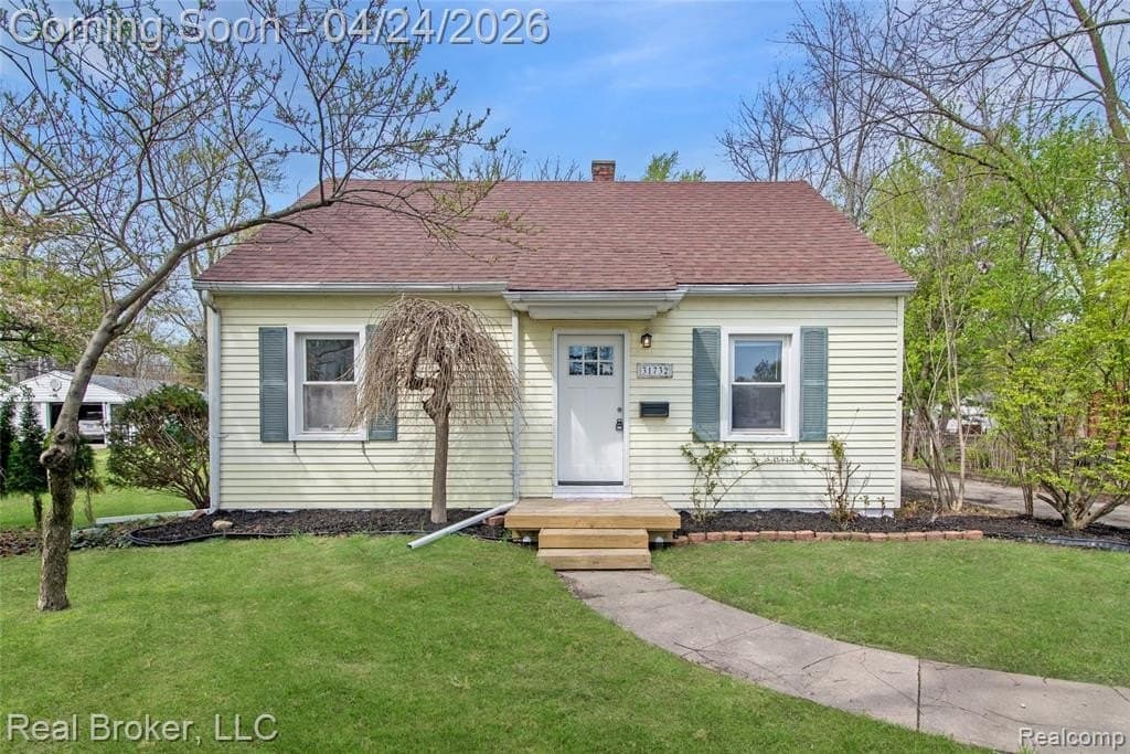 4 bedroom house for sale at 31732 Alvin St Garden City 48135 - $210,000