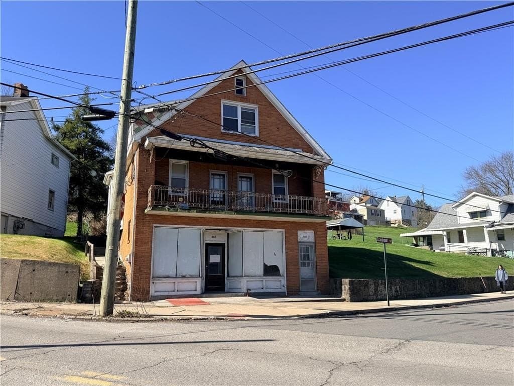 5 bedroom multi-family for sale at 353 Euclid Ave Canonsburg - $224,900