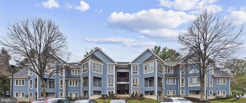 3 bedroom condo for sale at 4990 Dorsey Hall Dr Unit B2 Ellicott City 21042 - $329,900