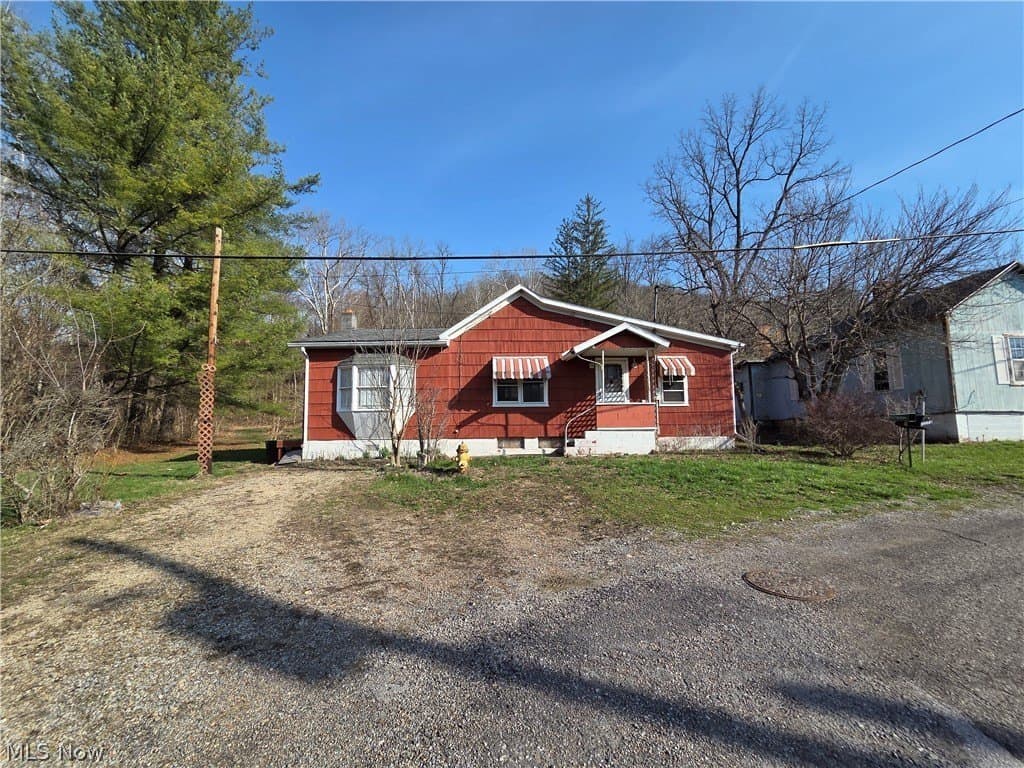 2 bedroom house for sale at 54990 Maple Ave Bridgeport - $59,900