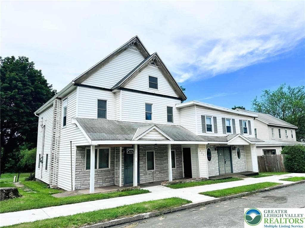 4 bedroom house for sale at 424 White St Bowmanstown - $215,000