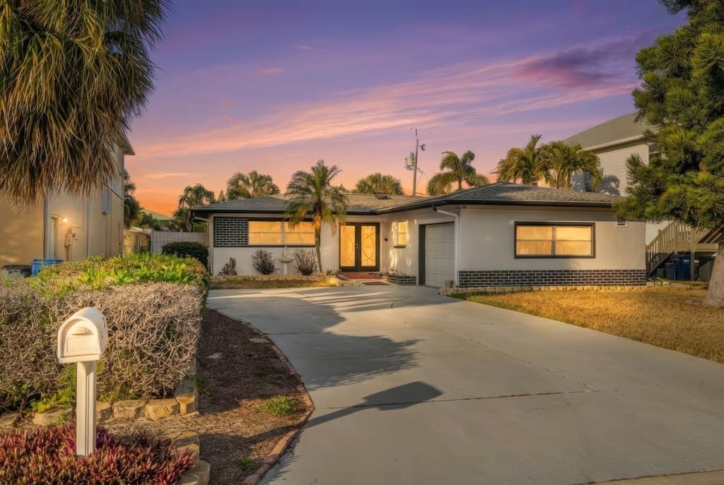 3 bedroom house for sale at 103 8th St Belleair Beach - $699,900