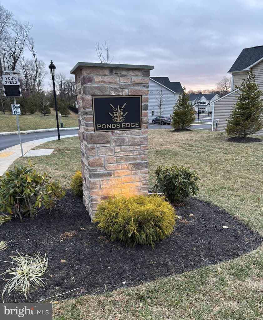 4 bedroom townhouse for sale at 235 W Ponds Edge Dr Media 19063 - $815,000