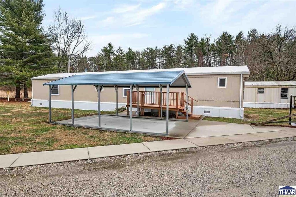3 bedroom mobile home for sale at 6080 S Sandstone St Unit 20 Terre Haute 47802 - $59,900