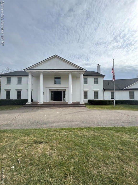 5 bedroom house for sale at 4270 Stoneleigh Rd Bloomfield Hills - $2,850,000