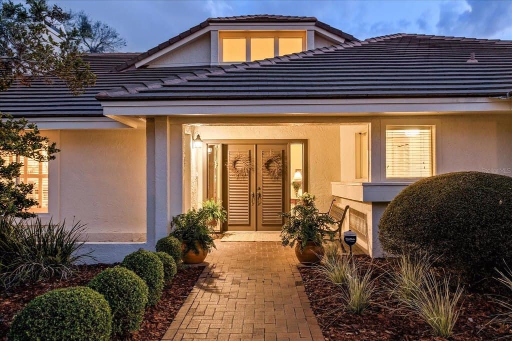 4 bedroom house for sale at 8606 South Bay Dr Bay Hill - $1,200,000