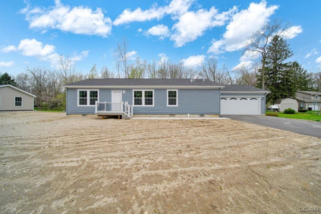 3 bedroom house for sale at 4762 Hooks Mill Dr Adrian - $304,900