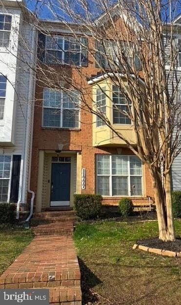 4 bedroom townhouse for sale at 11777 Skylark Rd Clarksburg 20871 - $610,000