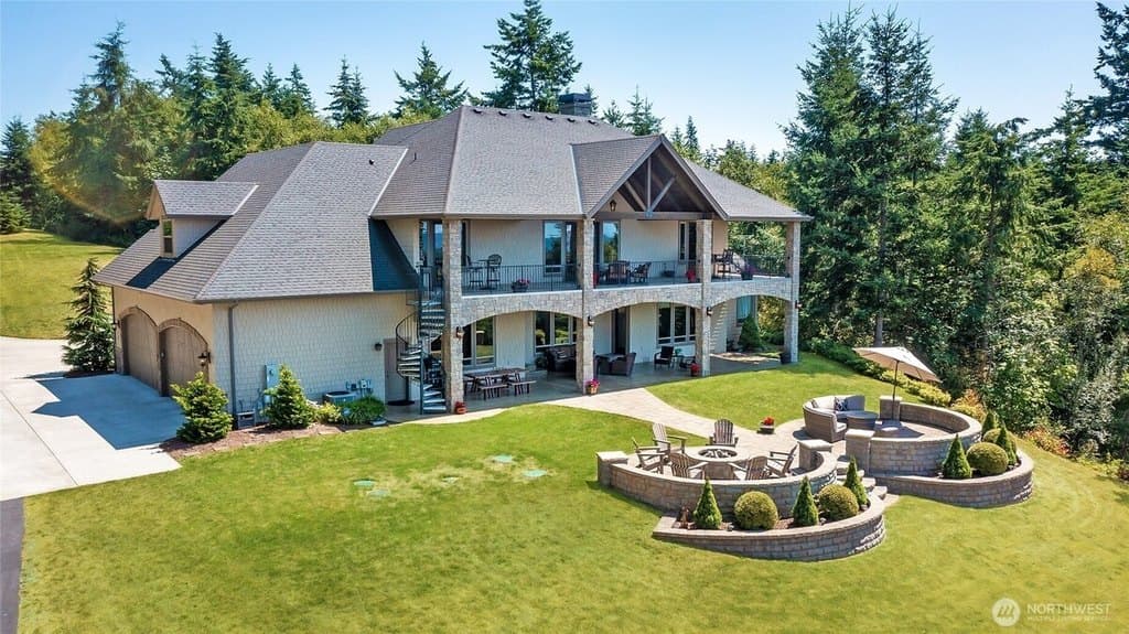 3 bedroom house for sale at 67 Gilbertson Rd Camano - $1,950,000