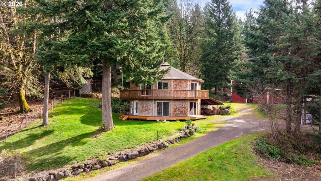 3 bedroom house for sale at 25140 S Dianne Dr Beavercreek - $785,000