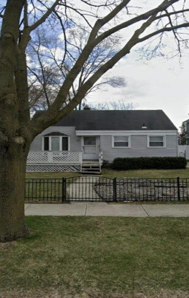 2 bedroom house for sale at 1620 Humphrey Ave Birmingham 48009 - $399,000