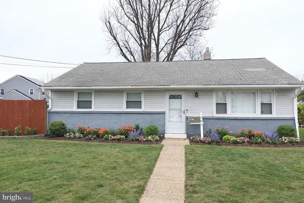 3 bedroom house for sale at 463 Colonial Rd Bellmawr - $285,000