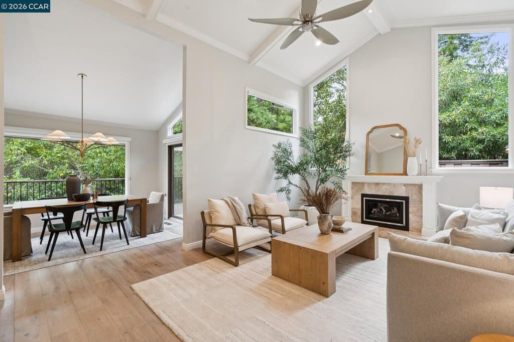 3 bedroom townhouse for sale at 148 Alamo Sq Alamo - $1,175,000