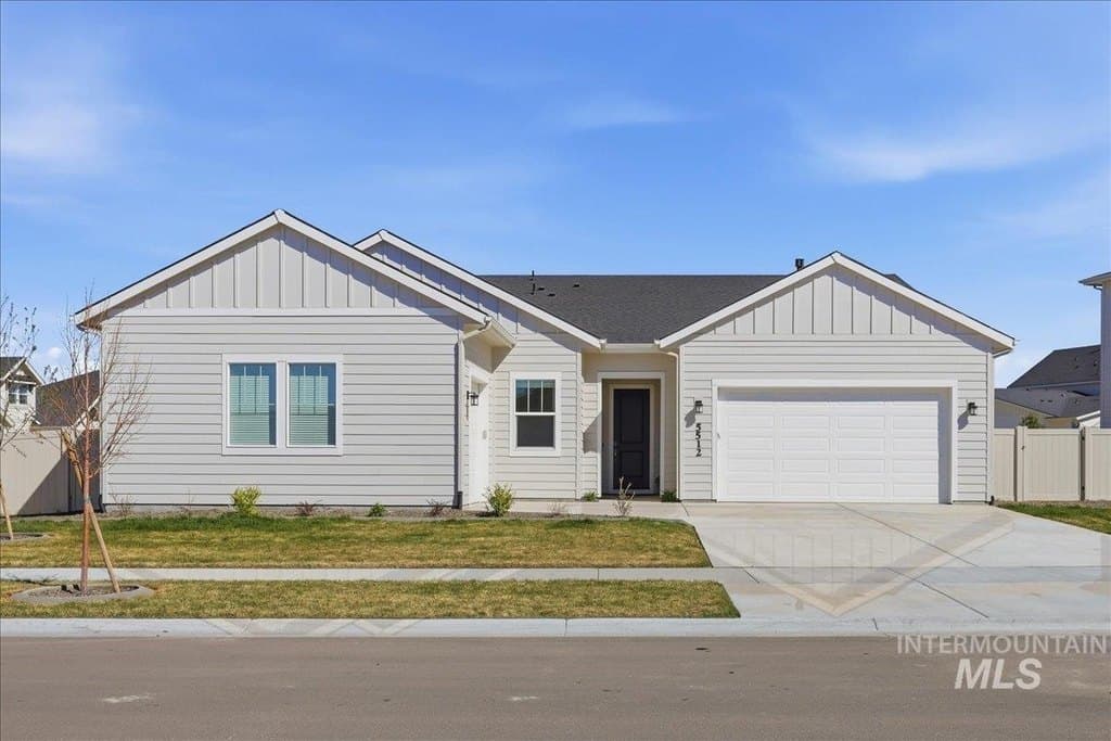 4 bedroom house for sale at 5512 N Ebony Way Meridian - $679,000
