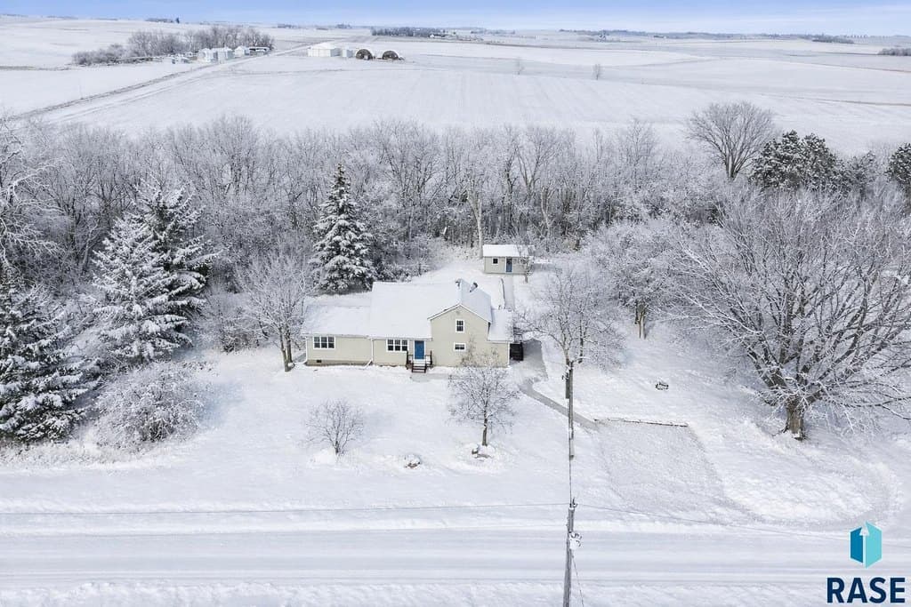 4 bedroom house for sale at 47608 300th St Alcester - $489,900