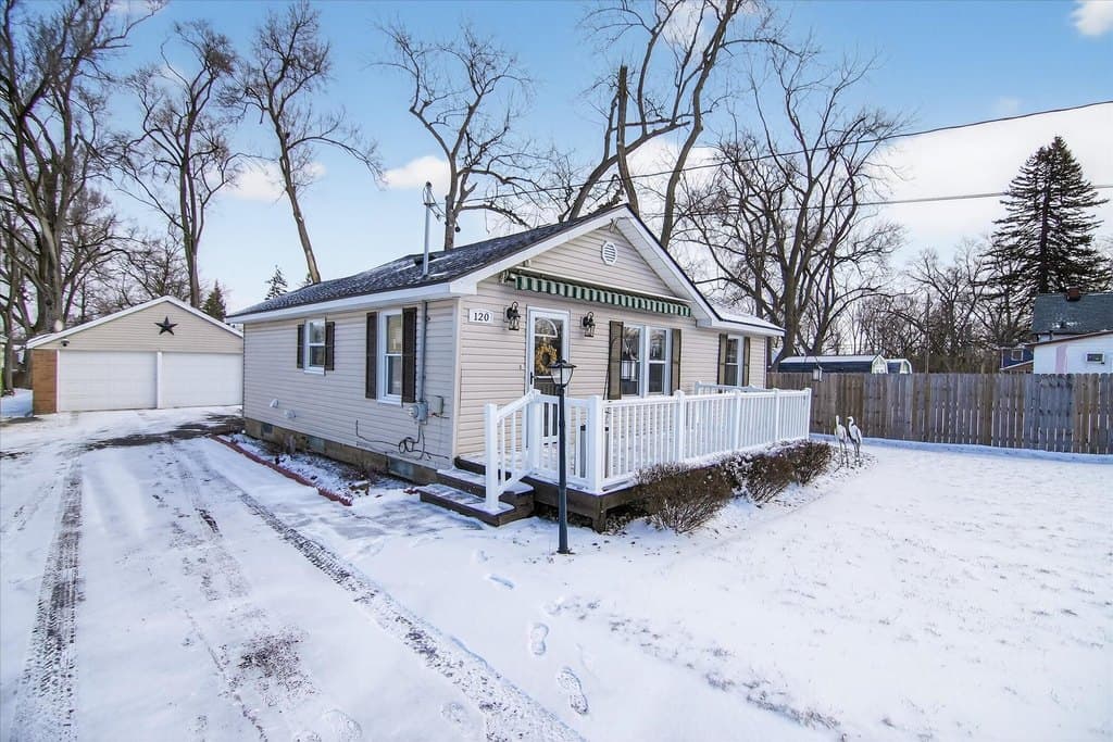 3 bedroom house for sale at 120 Cherry St Michigan Center 49254 - $199,900