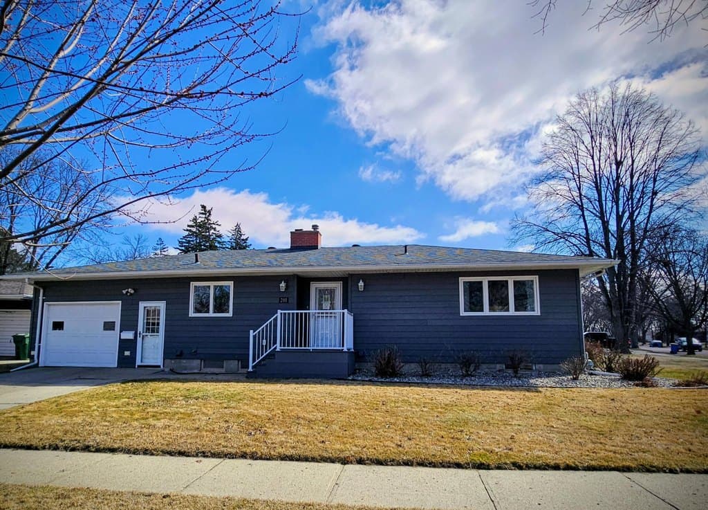 3 bedroom house for sale at 201 Gilley Ave S Brookings 57006 - $343,900