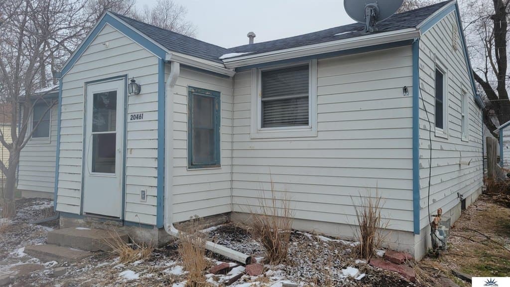 2 bedroom house for sale at 20461 Victor Ave Omaha - $120,000