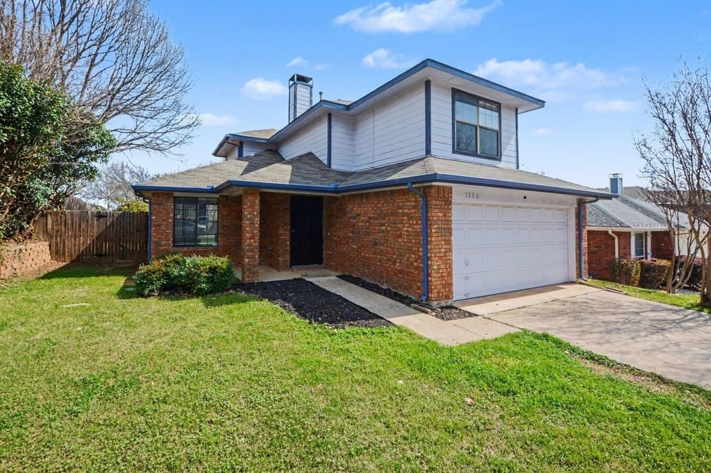 3 bedroom house for sale at 1206 Hillwood Way Grapevine 76051 - $420,000
