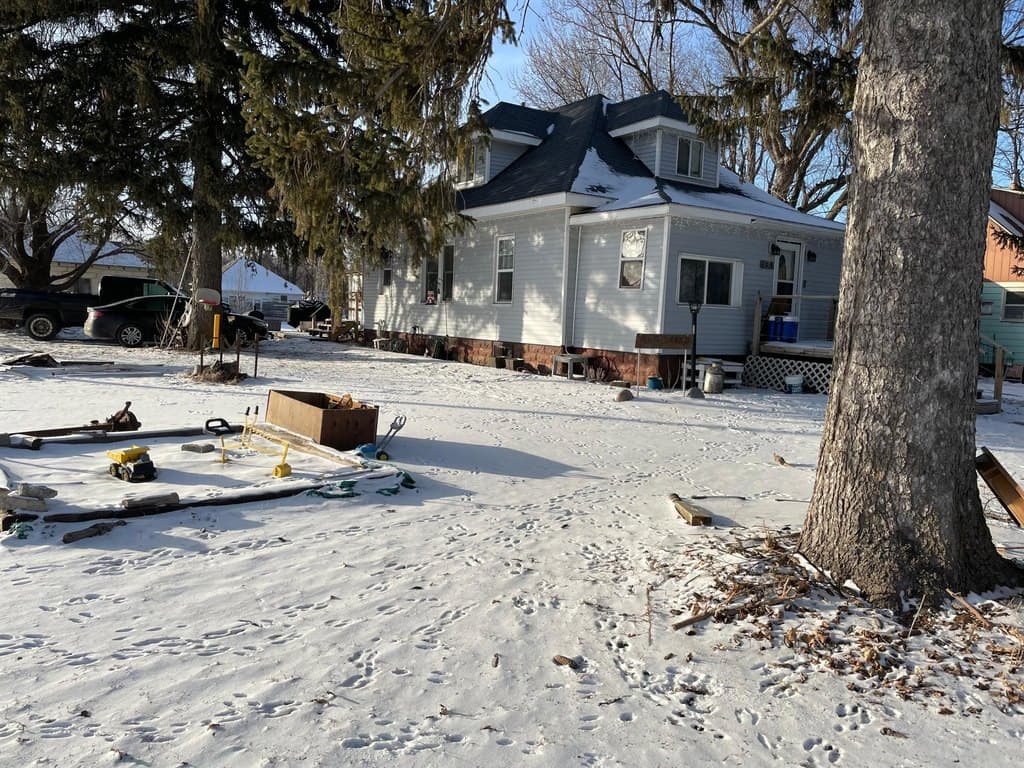 3 bedroom house for sale at 108 N West St Ceylon - $65,000