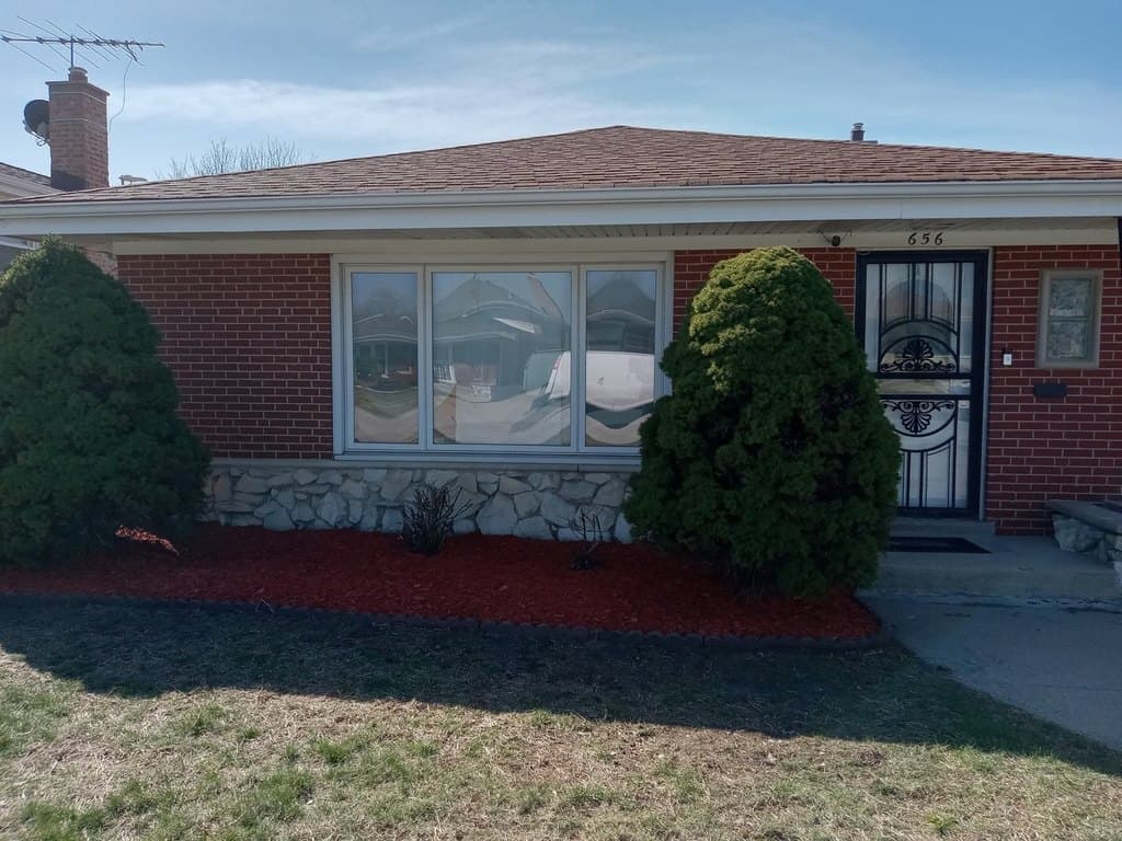 3 bedroom house for sale at 656 Saginaw Ave Calumet City - $224,900
