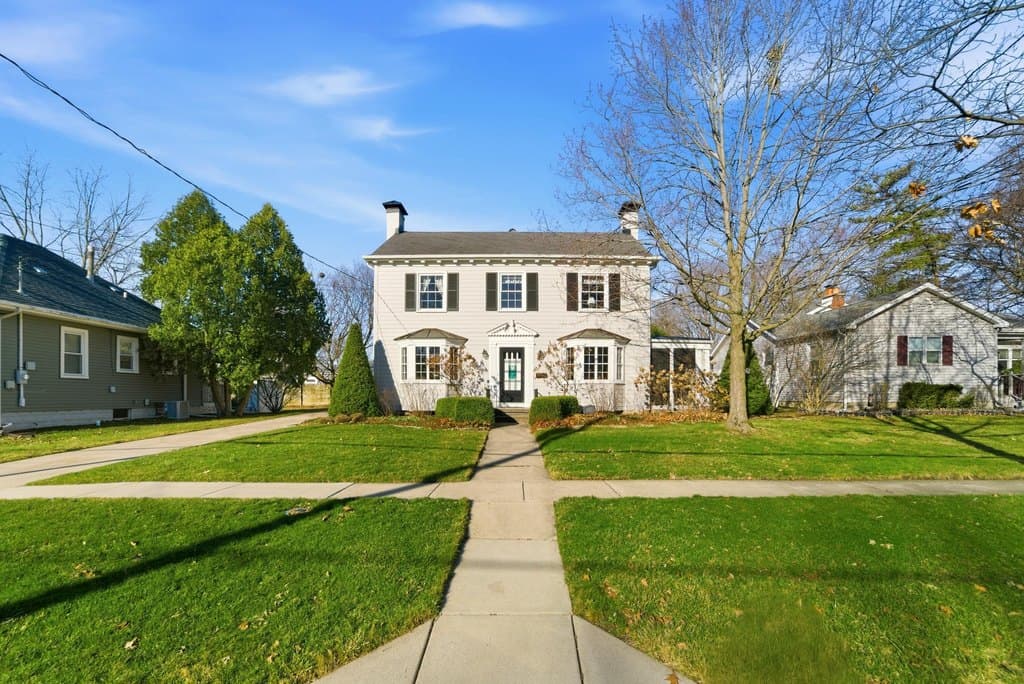 4 bedroom house for sale at 487 S East St Crown Point 46307 - $455,000