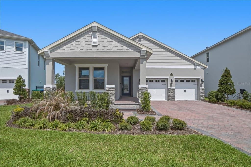 4 bedroom house for sale at 11045 Hollow Bay Dr Winter Garden 34787 - $749,900