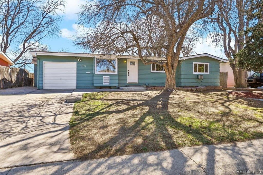 5 bedroom house for sale at 2580 Valley View Dr Sherrelwood 80221 - $520,000