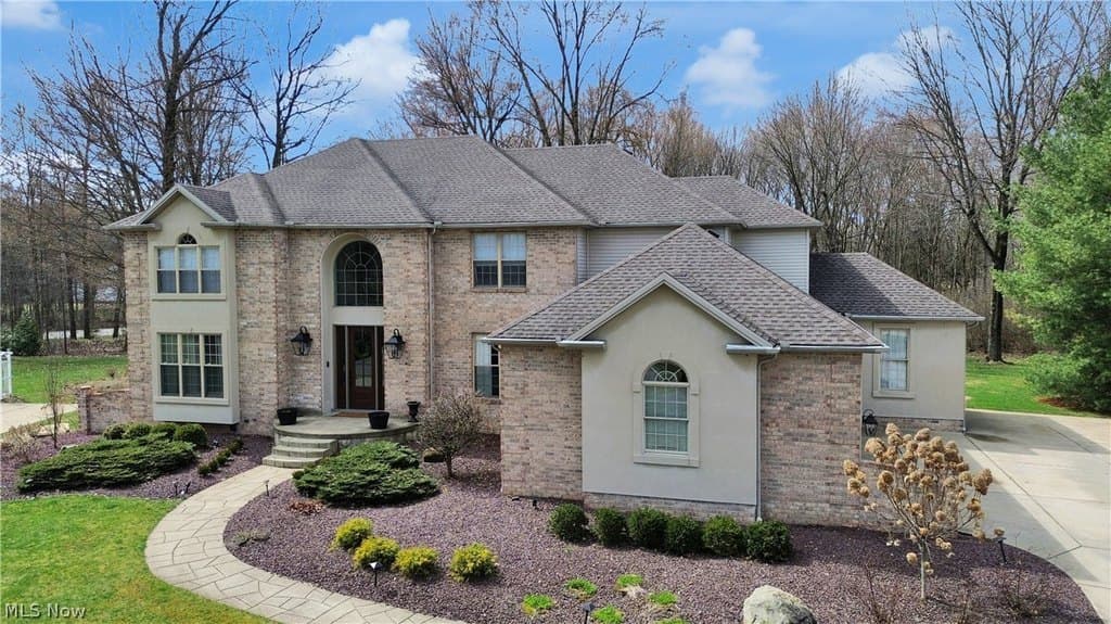 4 bedroom house for sale at 5315 Cloisters Dr Canfield - $685,000