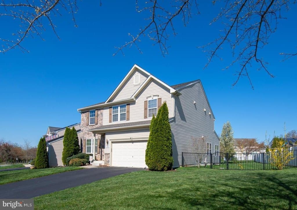 4 bedroom house for sale at 2010 Rock Glenn Blvd Aberdeen - $559,900