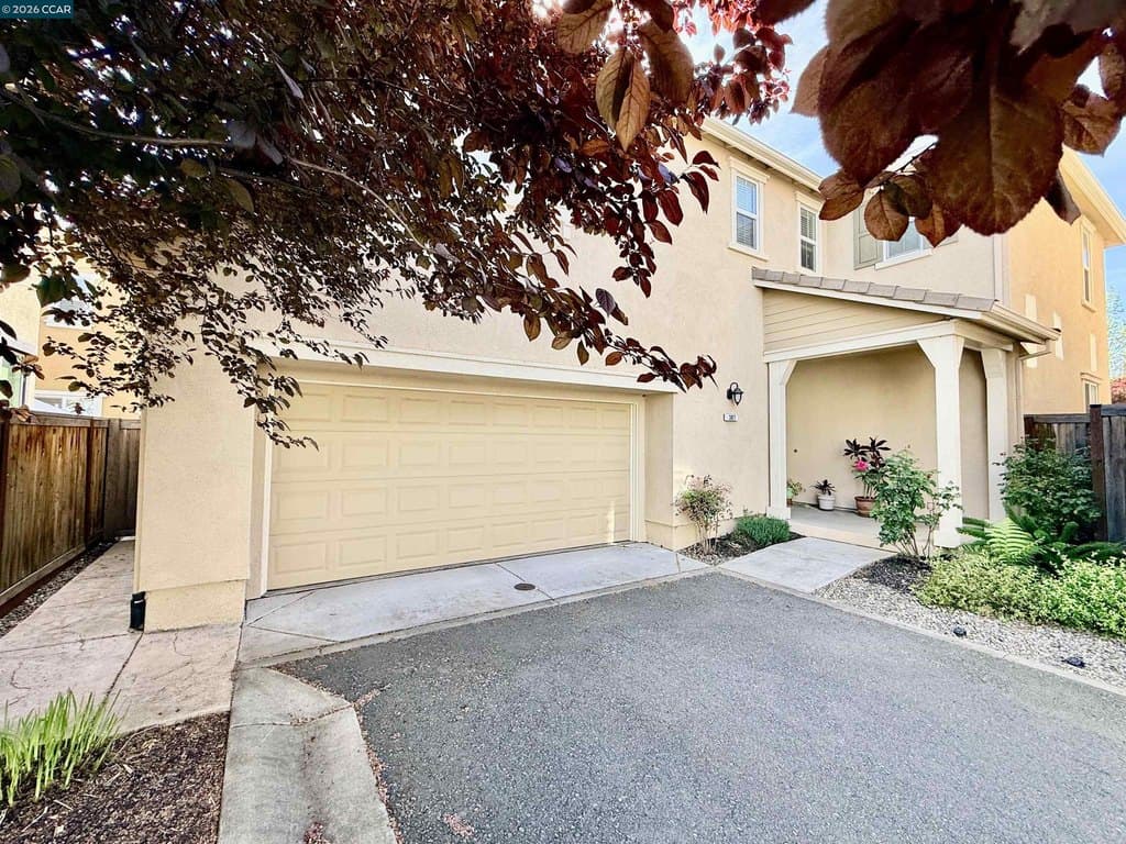 4 bedroom house for sale at 307 Birmingham Ct Fairfield 94534 - $725,000