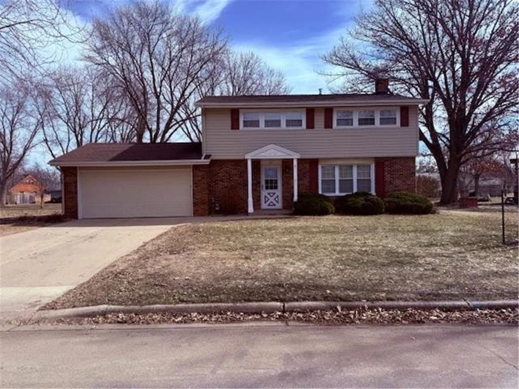 4 bedroom house for sale at 311 Meredith Rd Albert Lea - $294,900