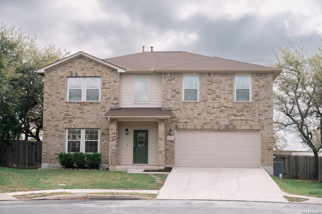 4 bedroom house for sale at 8202 Ruidosa Pass Helotes 78023 - $389,900
