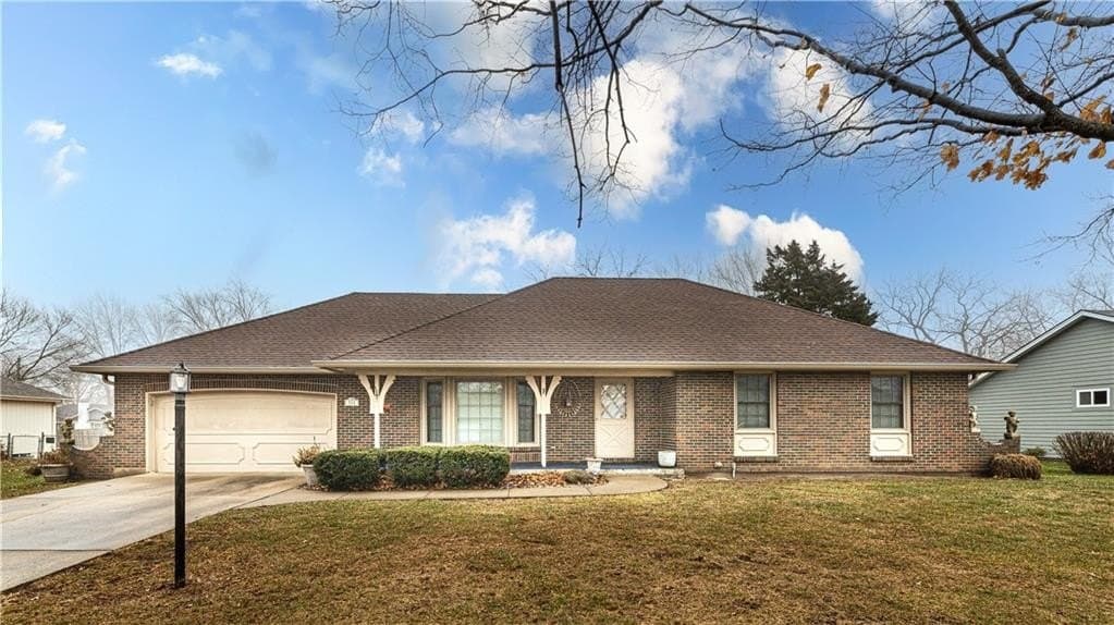 3 bedroom house for sale at 315 N Woodson Dr Raymore 64083 - $300,000
