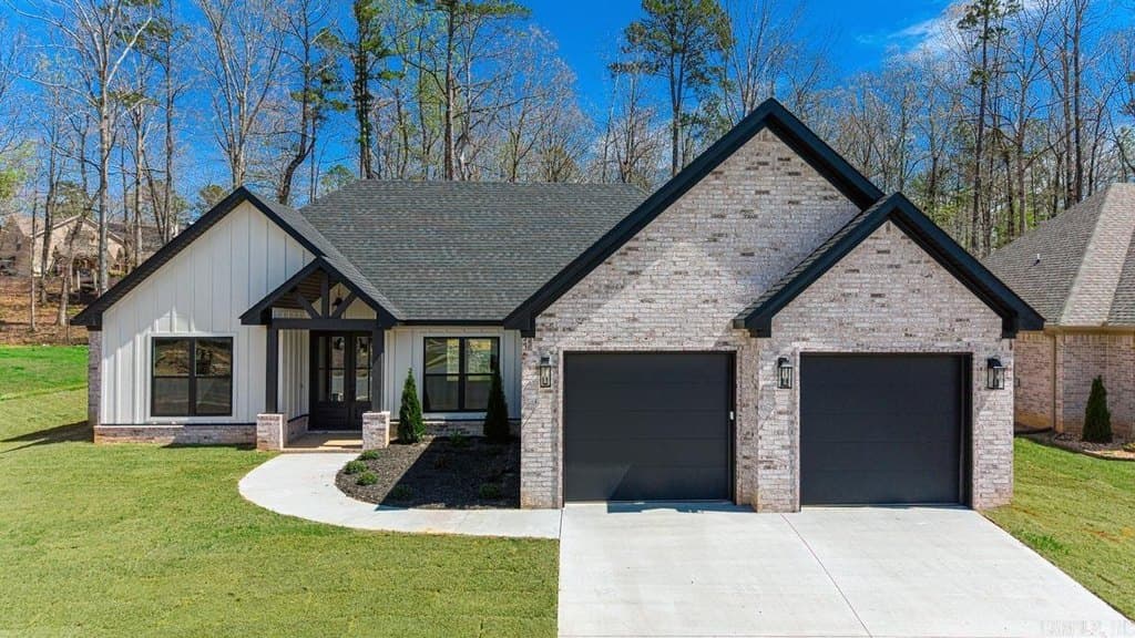 3 bedroom house for sale at 5184 Peace Ln Alexander - $385,000