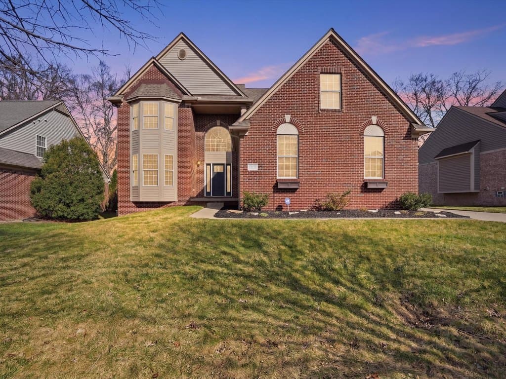 4 bedroom house for sale at 13137 Ventura Dr Belleville - $525,000