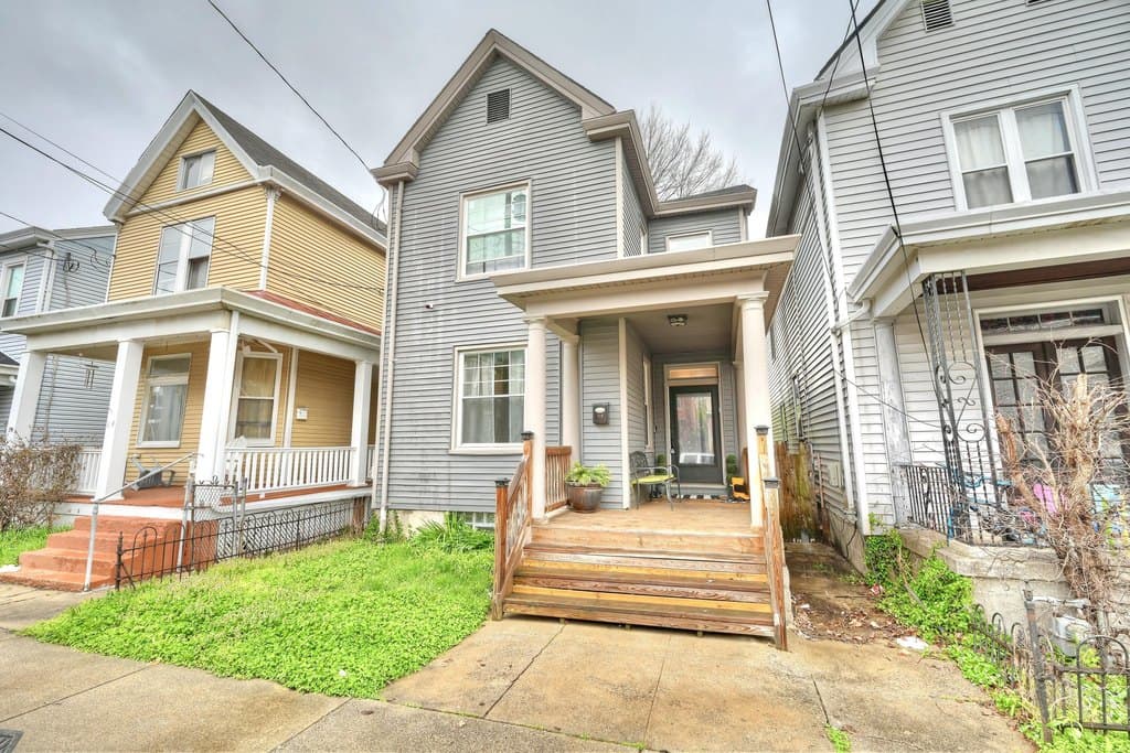 3 bedroom house for sale at 216 E 18th St Covington 41014 - $229,900