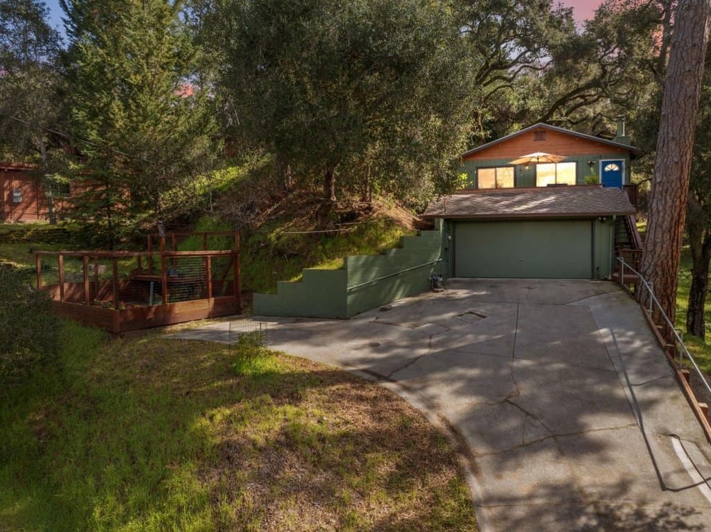 3 bedroom house for sale at 641 Marion Ave Ben Lomond - $1,050,000