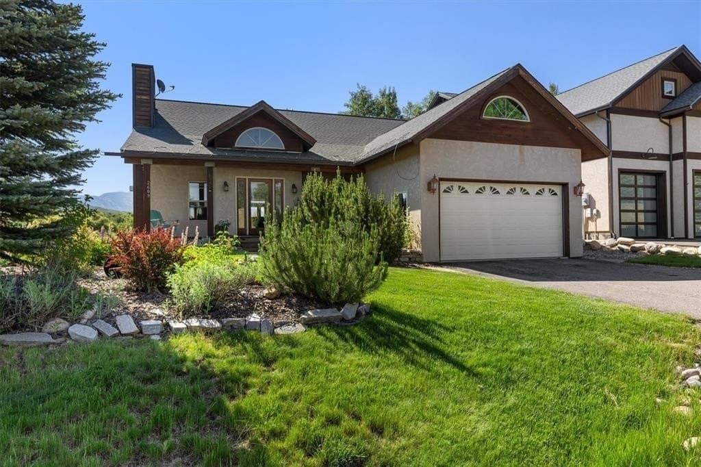 3 bedroom house for sale at 2609 Abbey Rd Steamboat Springs 80487 - $1,600,000