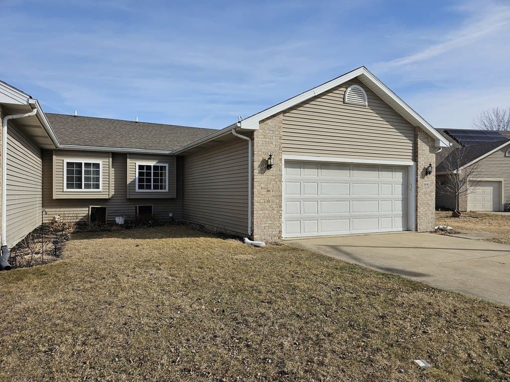 2 bedroom townhouse for sale at 1443 Truman Dr Bradley - $109,000