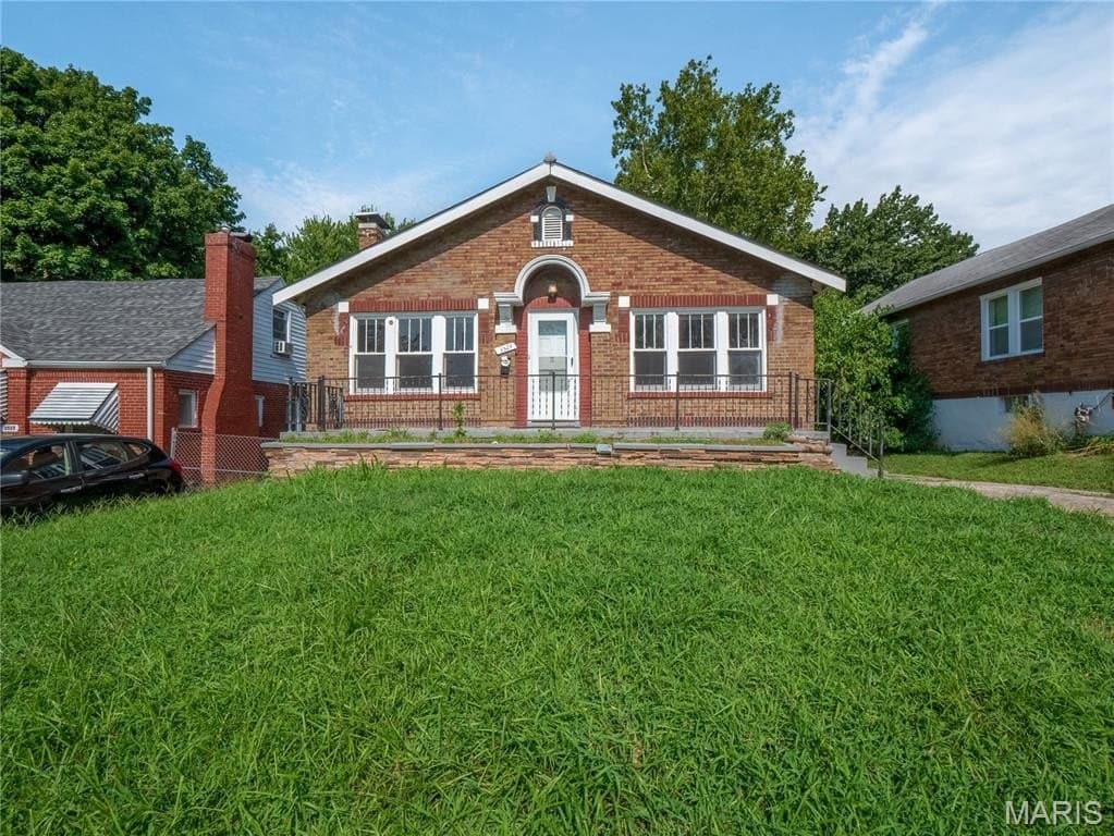 3 bedroom house for sale at 3529 Belaire Pl Beverly Hills - $120,000