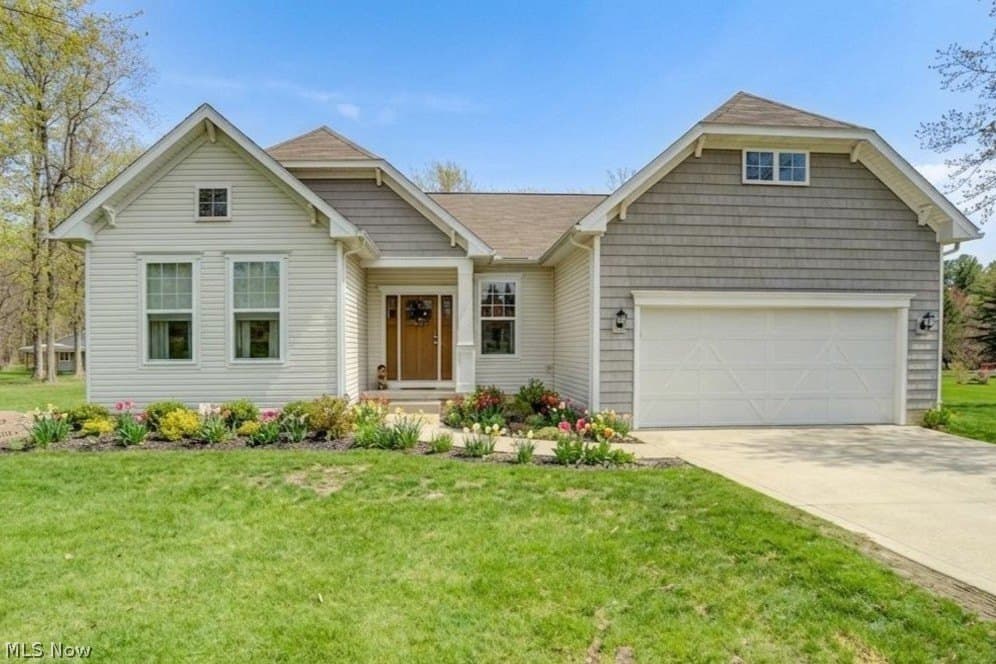 3 bedroom house for sale at 5091 Chillicothe Rd Chagrin Falls - $499,900