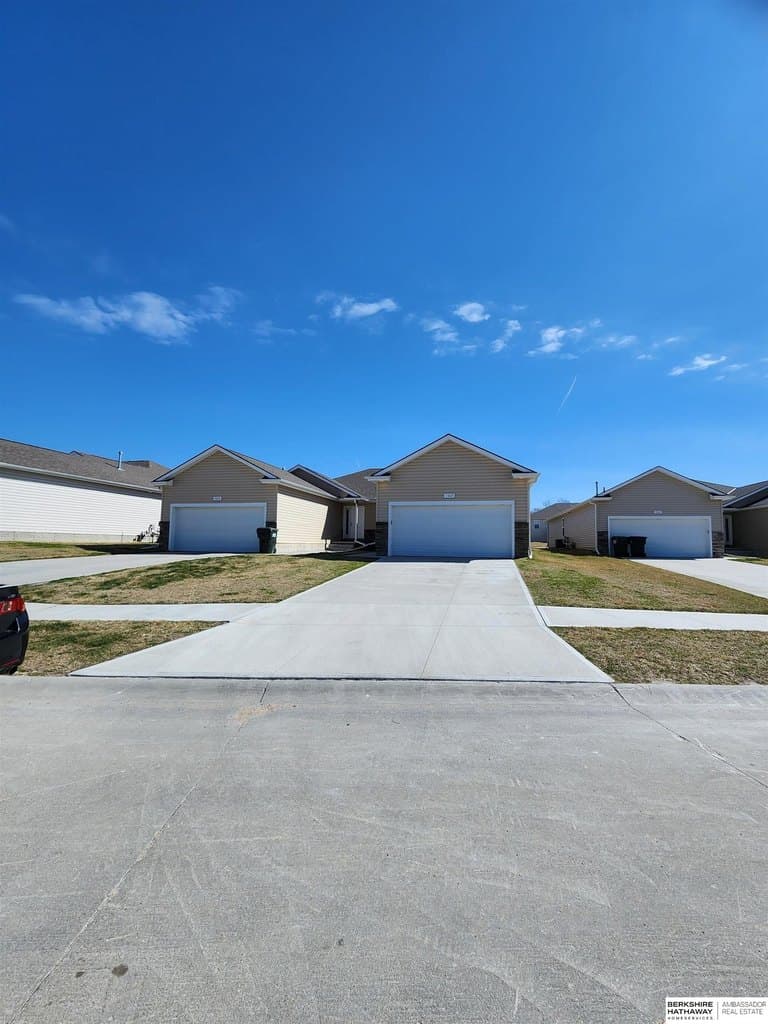 8 bedroom multi-family for sale at 17069 Nicholas St Omaha - $670,000