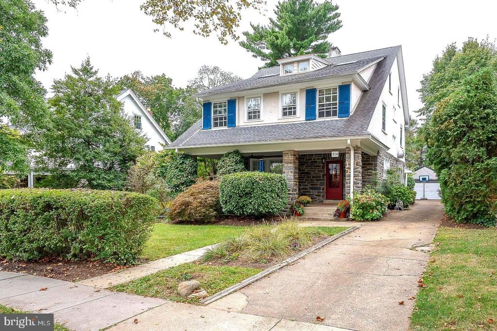 6 bedroom house for sale at 214 Kent Rd Ardmore - $1,275,000