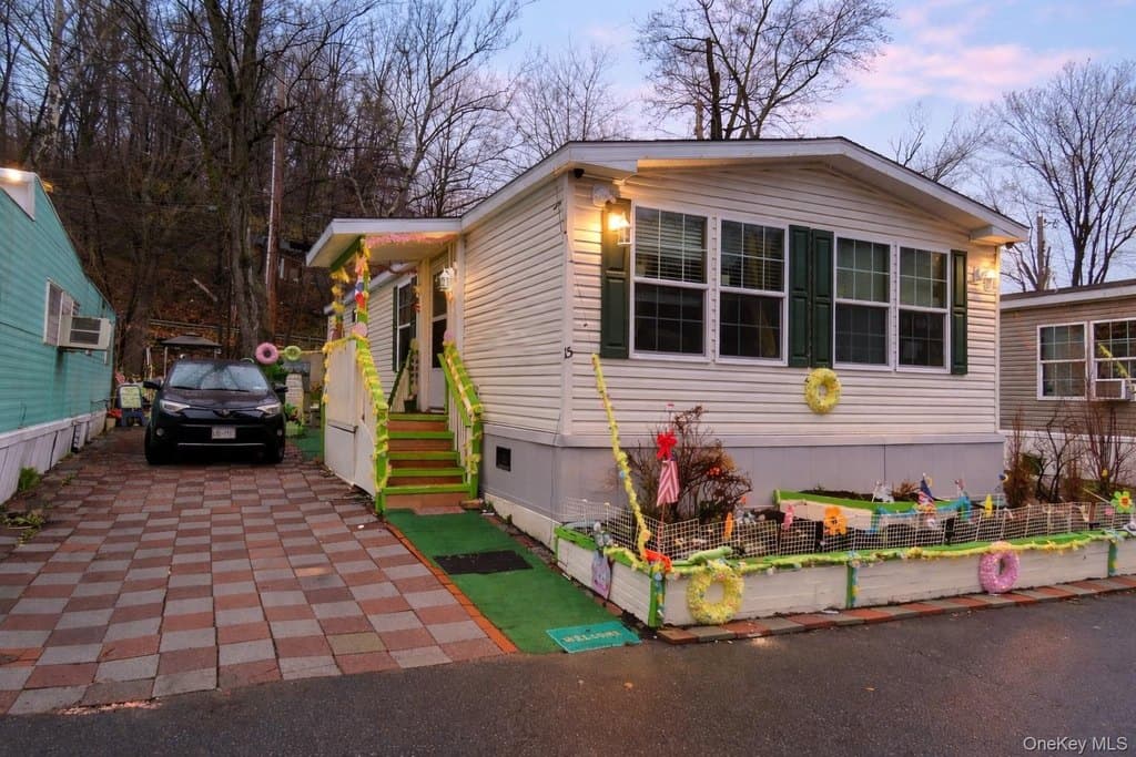 3 bedroom mobile home for sale at 451 Call Hollow Rd Lot 15 Stony Point 10980 - $265,000