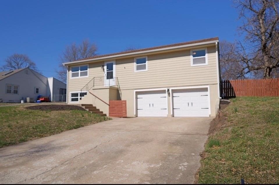 4 bedroom house for sale at 9320 W 49th Ter Merriam 66203 - $330,000