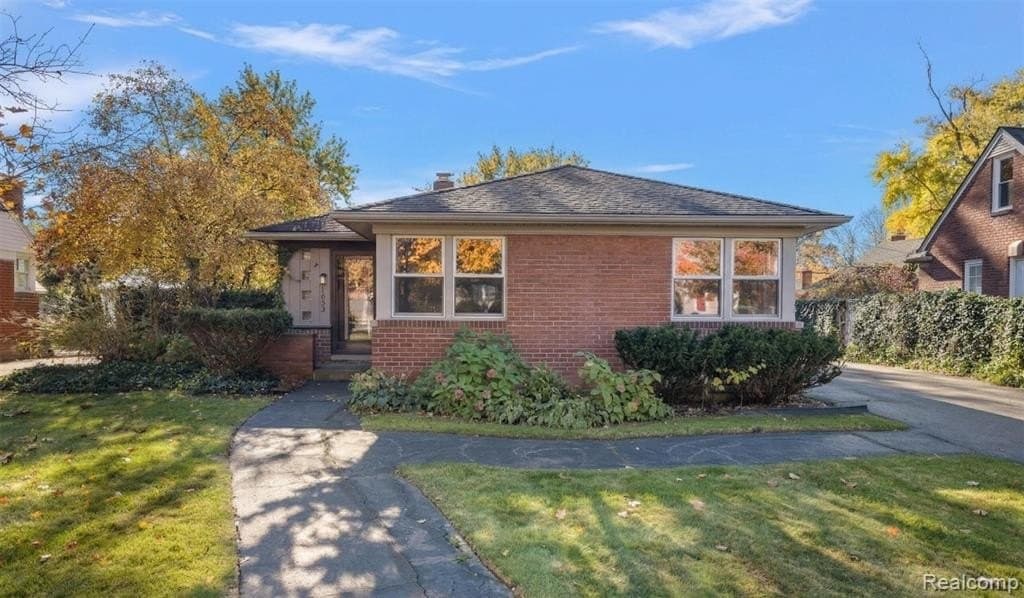 3 bedroom house for sale at 1653 Taunton Rd Birmingham 48009 - $485,000