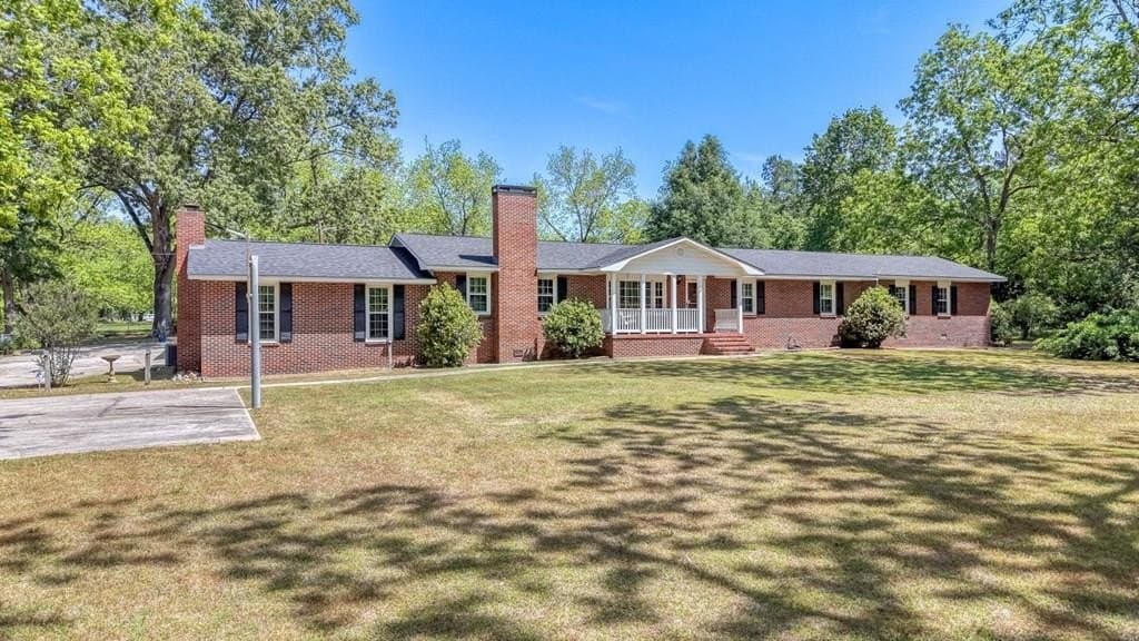 4 bedroom house for sale at 1011 Nelms Rd Albany - $289,900