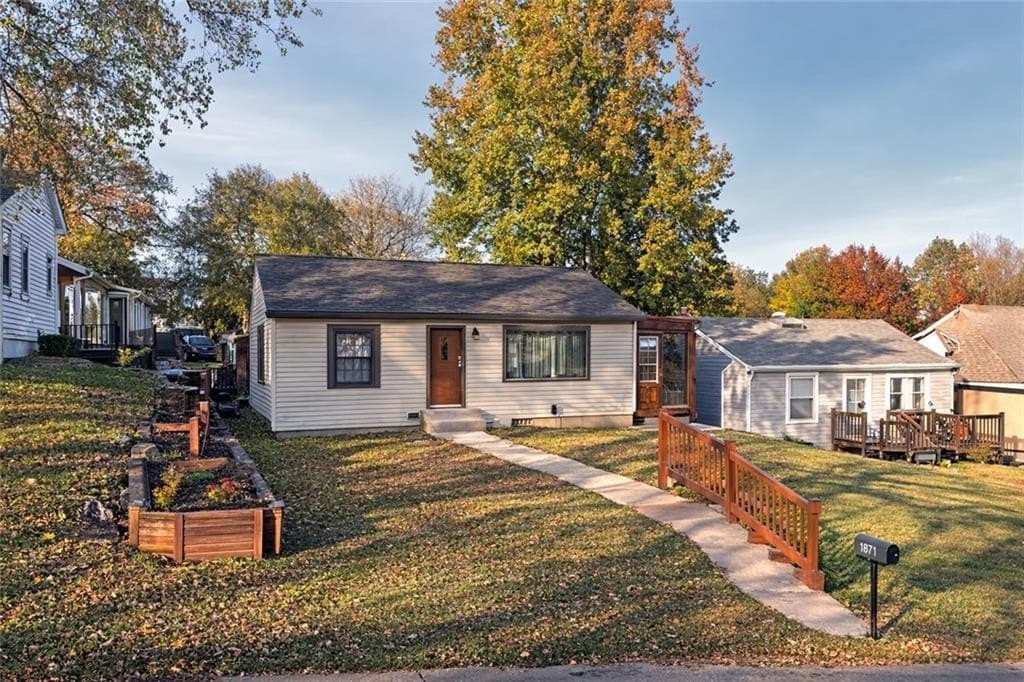 3 bedroom house for sale at 1307 Santa Fe St Atchison - $175,000